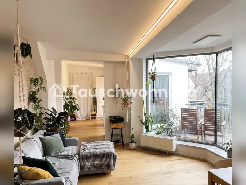Tauschwohnung: Wohnzimmer mit offener Küche, 
Balkon, Badewanne, Abstellkam — photo 1